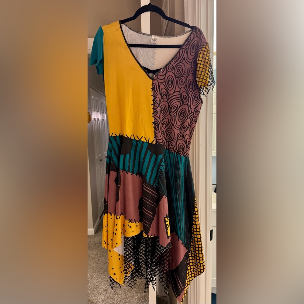 ADULT Sally Costume w/ yarn red wig